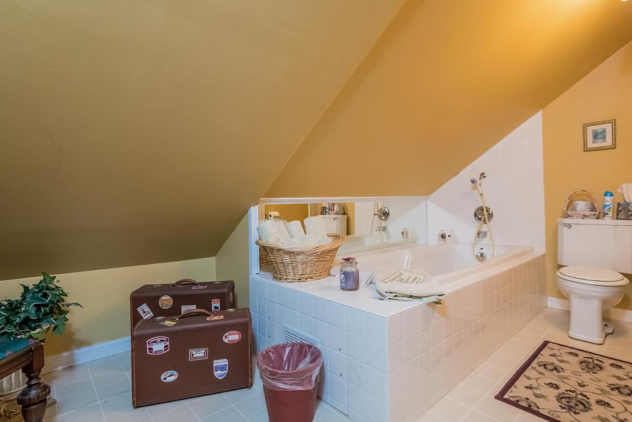 Kingsley House Bed & Breakfast Fennville Екстериор снимка