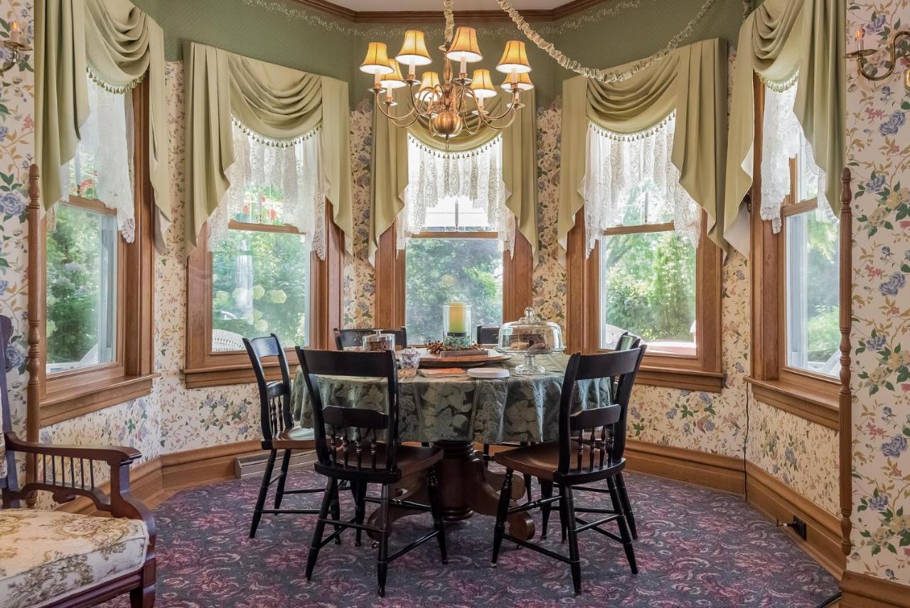 Kingsley House Bed & Breakfast Fennville Екстериор снимка